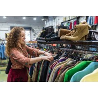 Как собрать стильный образ из секонда: лайфхаки и вдохновение